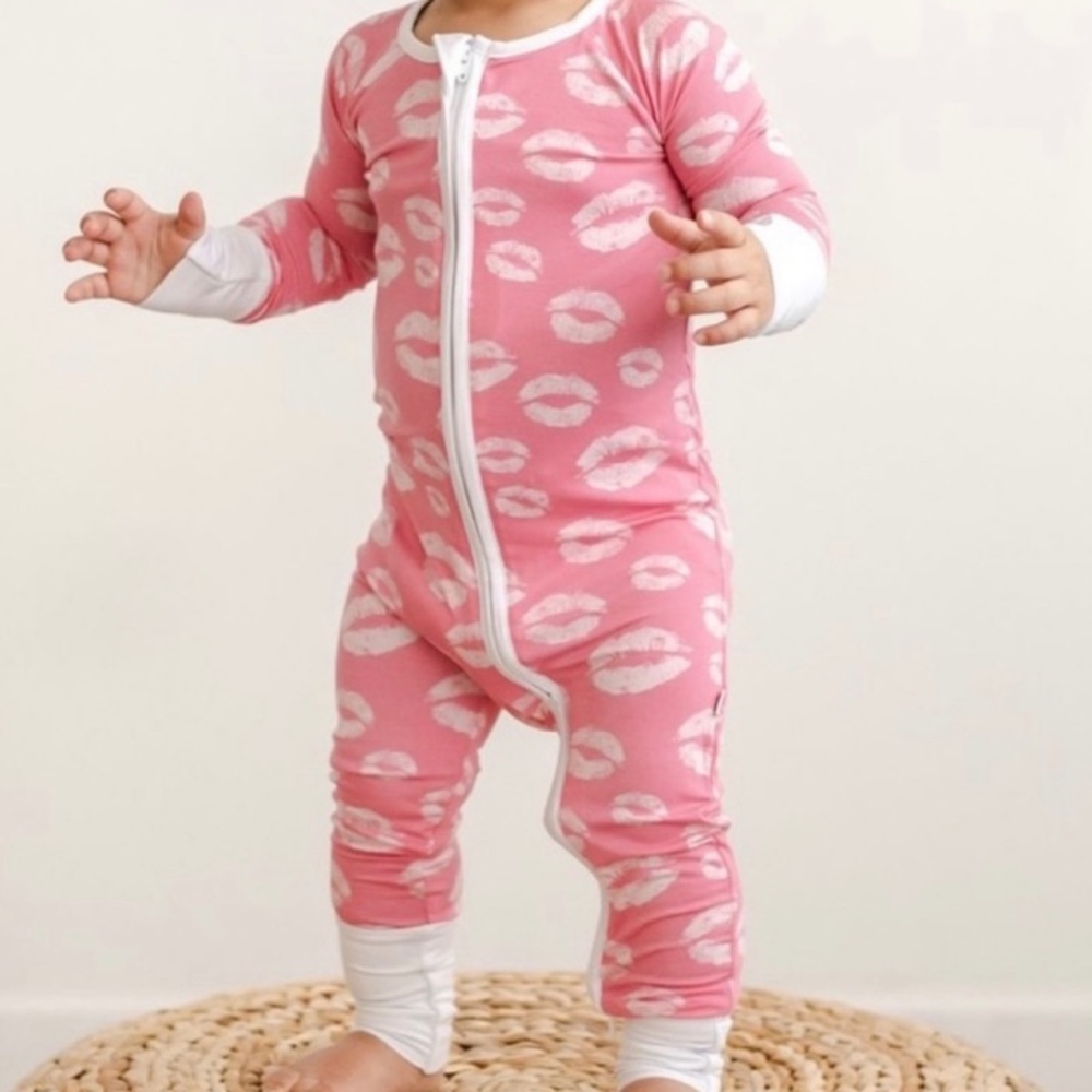 Little sleepies size 6-12 kisses bamboo pajamas